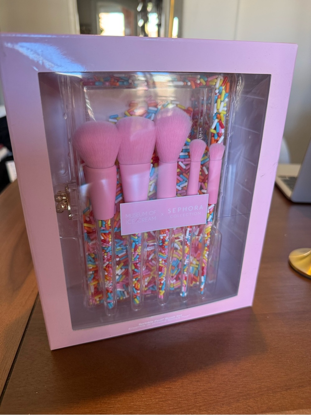 Sephora Museum Of Ice Cream Sprinkle Clutch & Brush Set! NEVER USED!